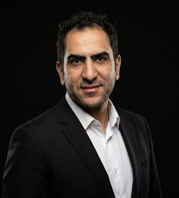 دکتر الوند - مدیریت مجموعه ویرا